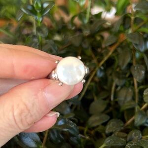 Vintage Native American Sterling Silver Mother of Pearl Ring